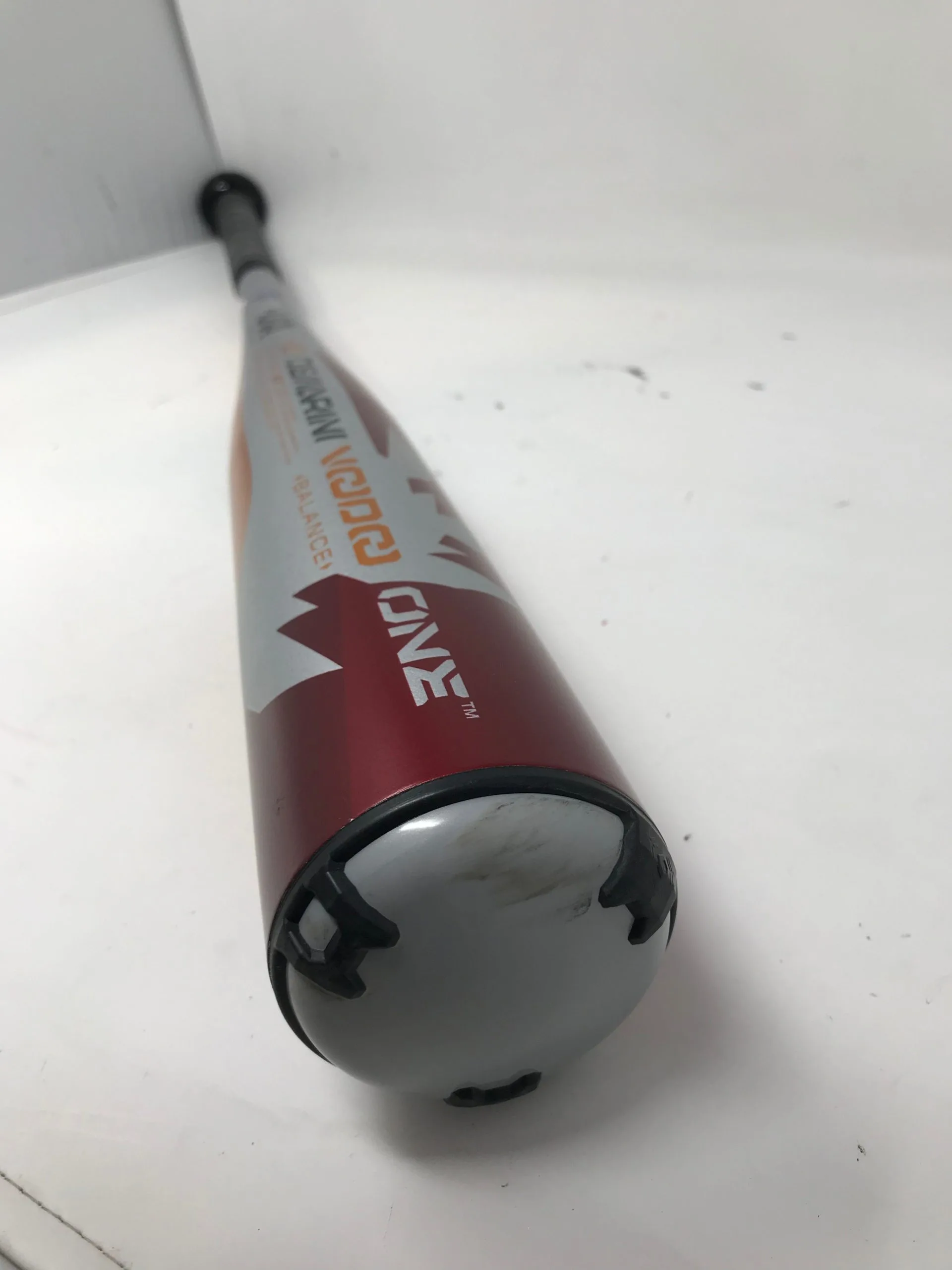 Used Demo DeMarini UO2-18 28/18 Voodoo ONE Youth League Baseball Bat 2018 2 5/8" 4 Used Demo DeMarini UO2-18 28/18 Voodoo ONE Youth League Baseball Bat 2018 2 5/8" - Image 4