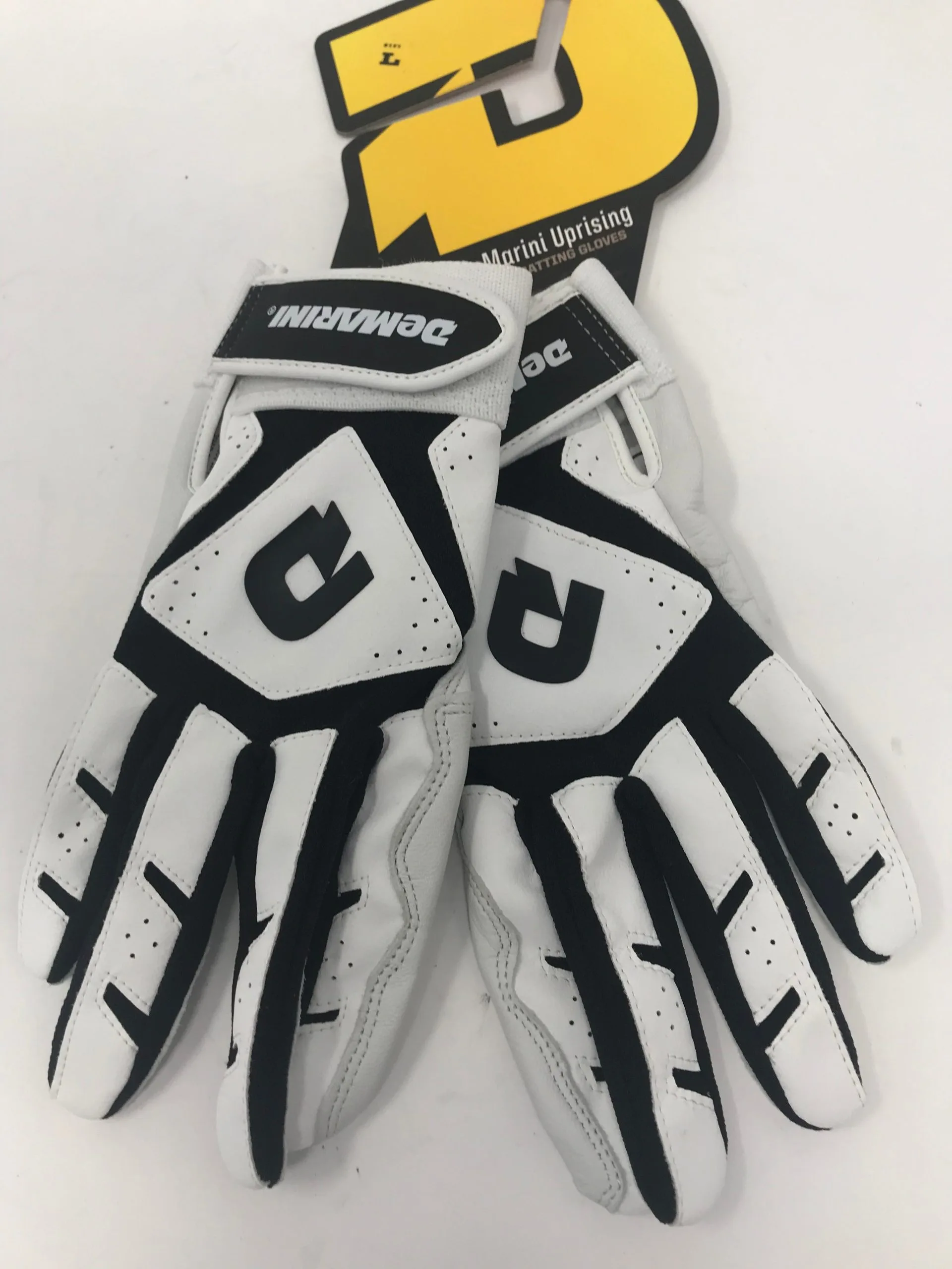 New DeMarini WTA6350BLM Adult Batting Glove Large White/Black 1 New DeMarini WTA6350BLM Adult Batting Glove Large White/Black