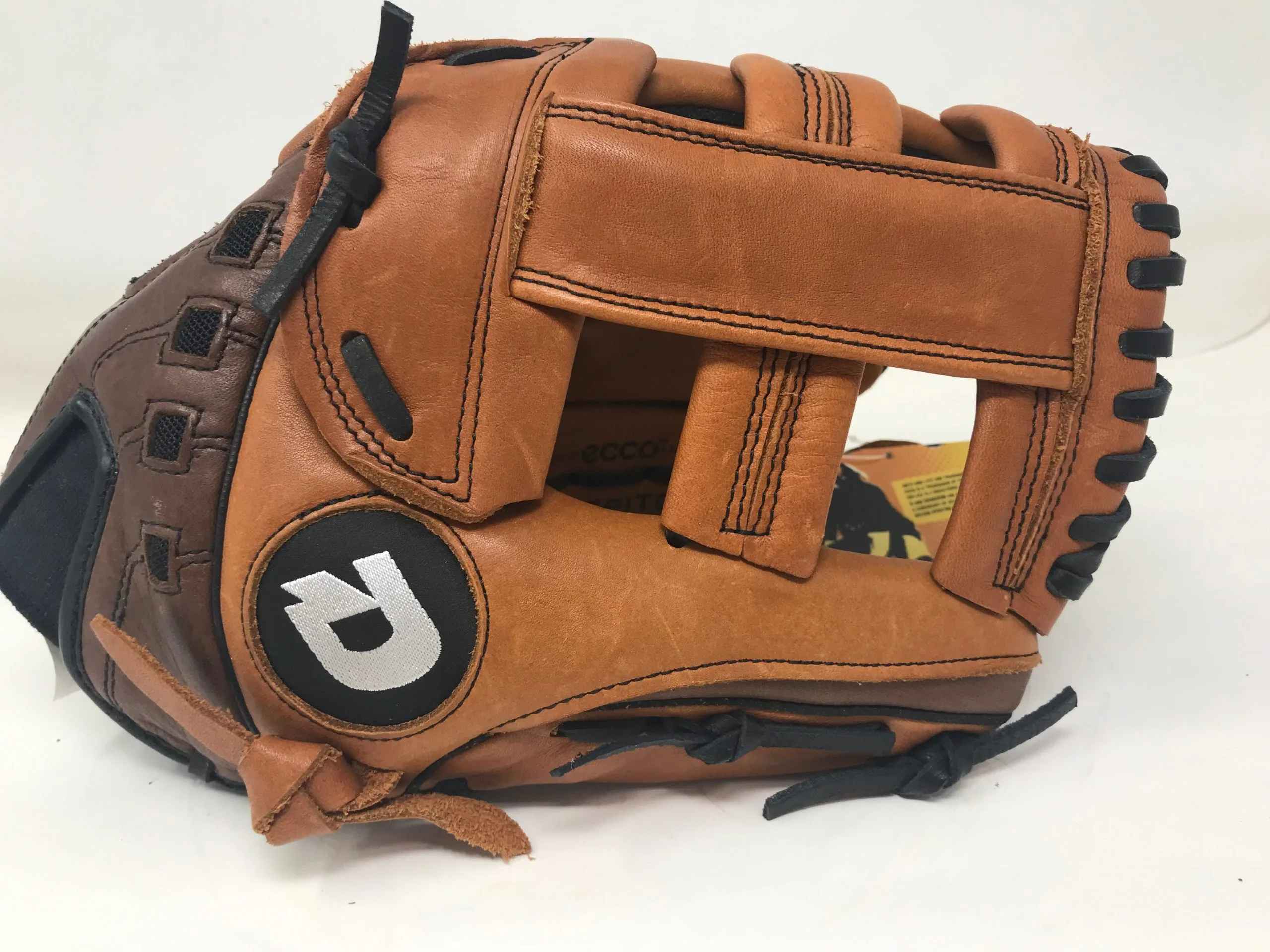 NewDeMarini ONYX A0750 12" RHT Single Post Web Fastpitch Baseball Glove 3 NewDeMarini ONYX A0750 12" RHT Single Post Web Fastpitch Baseball Glove - Image 3