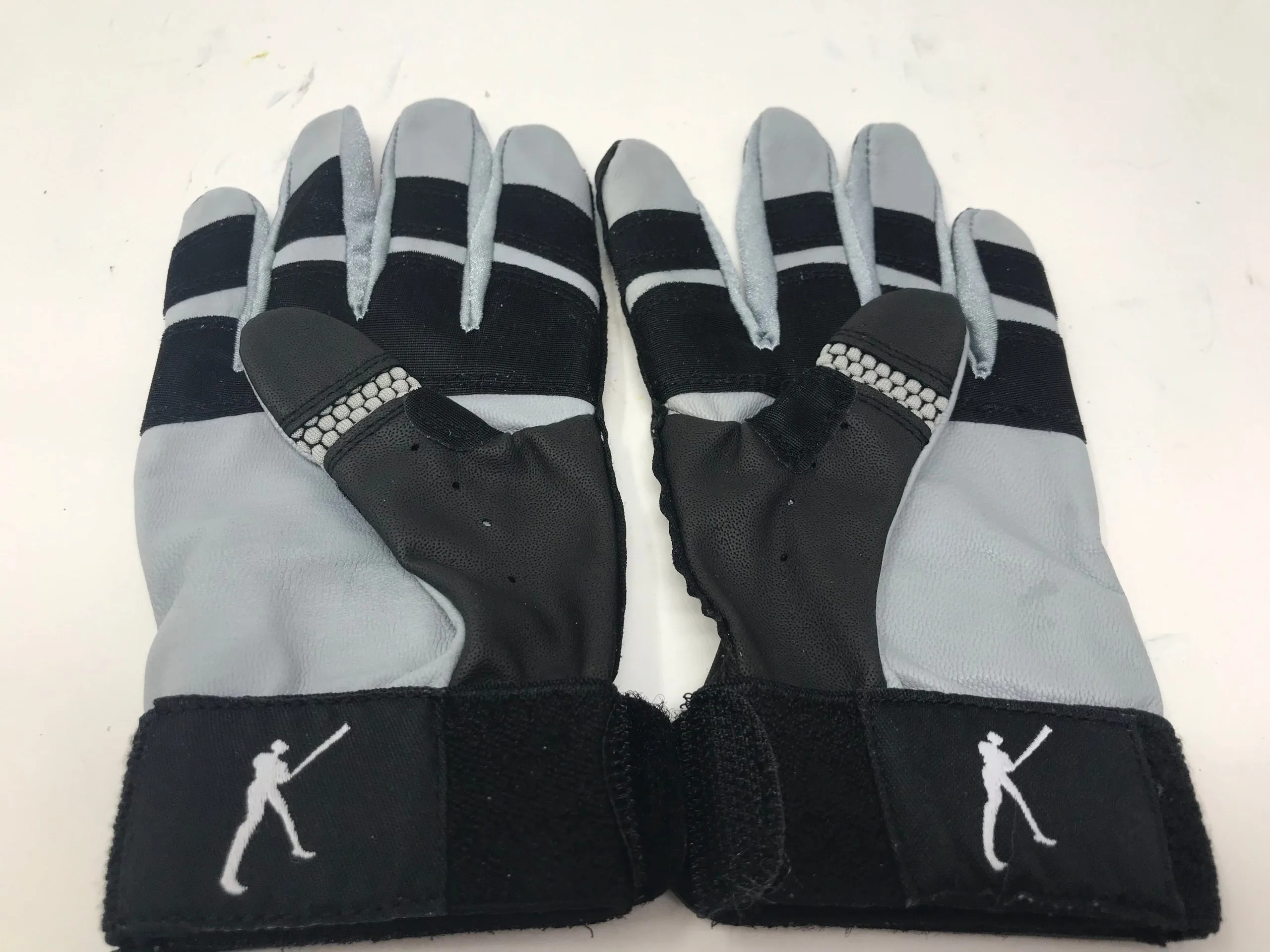 New DeMarini Geko Batting Gloves Adult Small Gray/Black 1 New DeMarini Geko Batting Gloves Adult Small Gray/Black